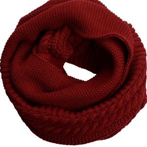 Crochet Burgundy Chunky Warm Knit loop scarf NIP